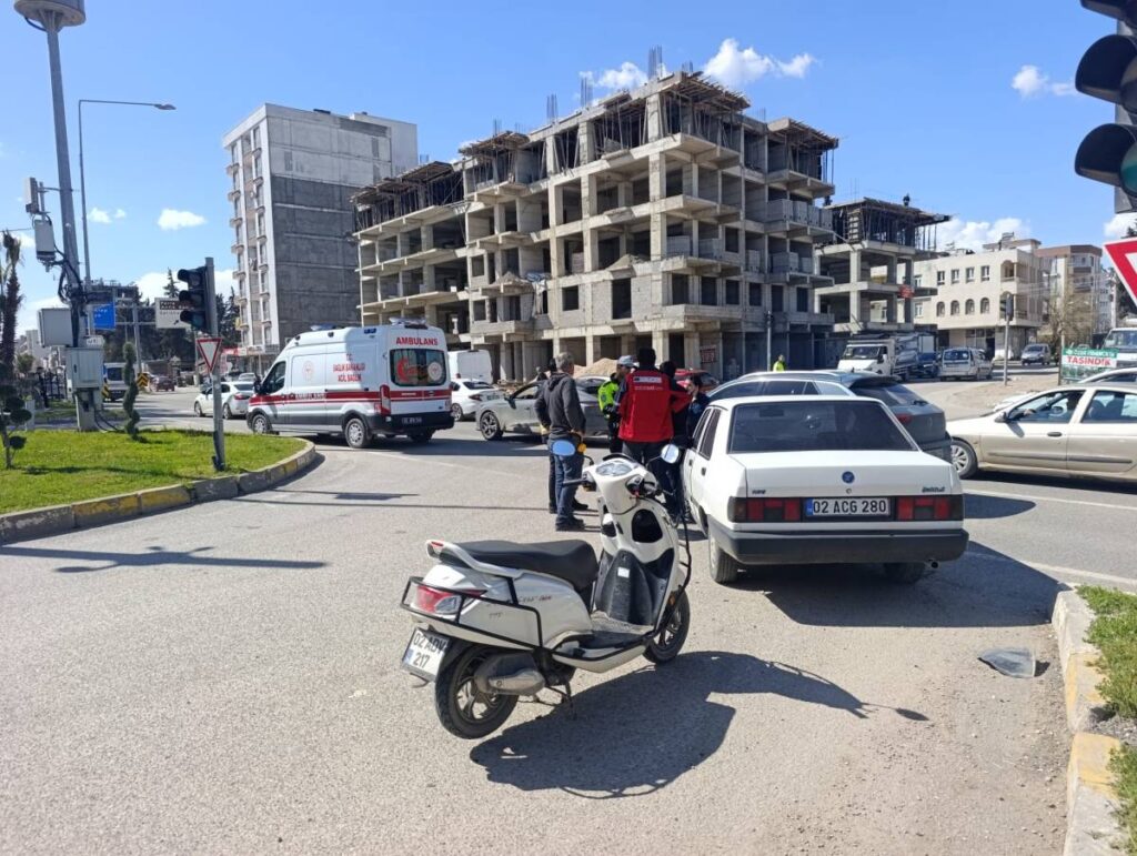 Adıyaman'da otonobille çarpışan motosiklet sürücüsü yaralandı!