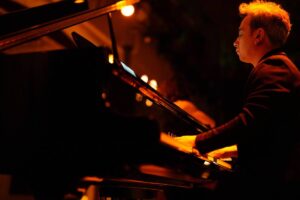 Candela sahne alıyor! Şanlıurfa’da mum ışığında büyüleyici konser!