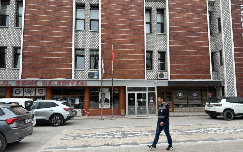 CHP'li Eşme Belediyesi'ne operasyon!