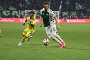 Fenerbahçe, deplasmanda Konyaspor'a mağlup oldu!