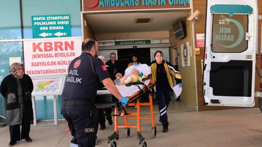 Kaynar su 9 aylık bebeğin üzerine döküldü!