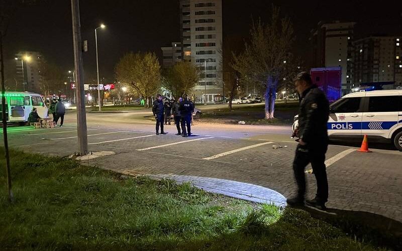 ‘Laf atma’ kavgası kanlı bitti: O anlar kamerada!