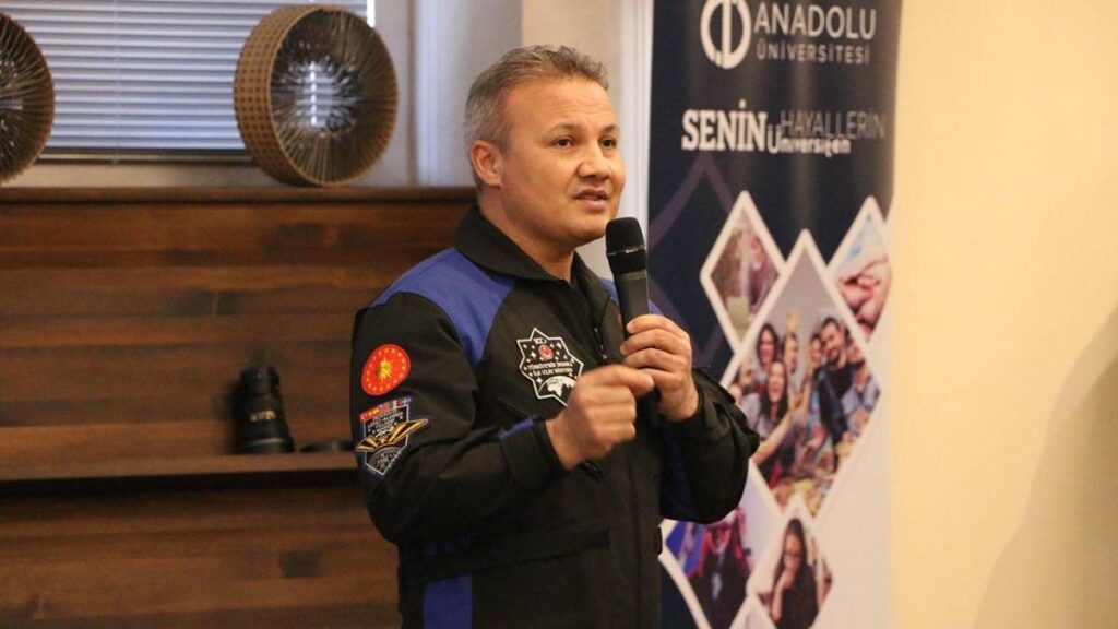 Milli Uzay Programı'nın rotası çizildi: Gezeravcı Ay ve Mars misyonlarını anlattı