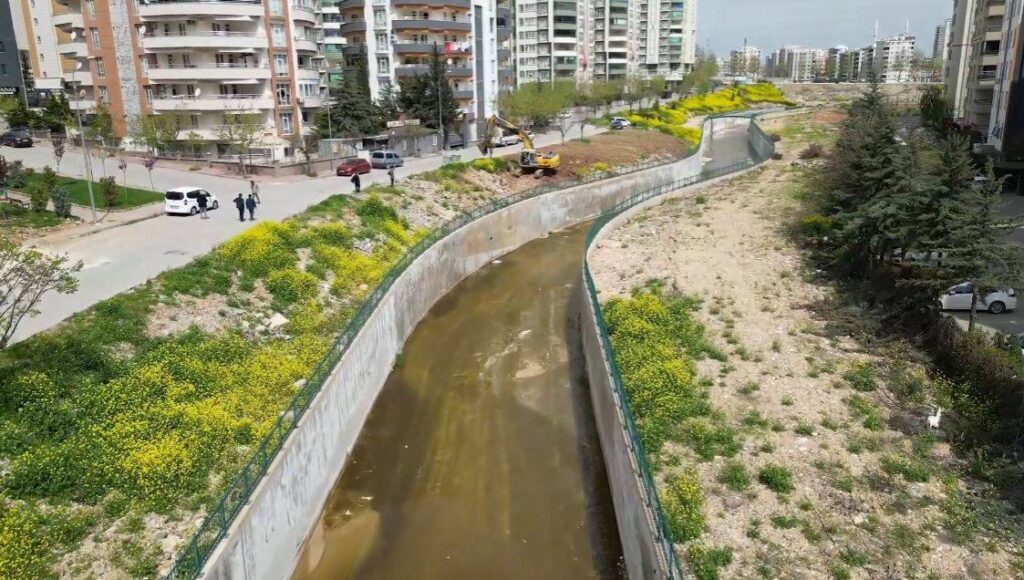 Şanlıurfa'da selde zarar gören parklar yeniden yapılıyor!