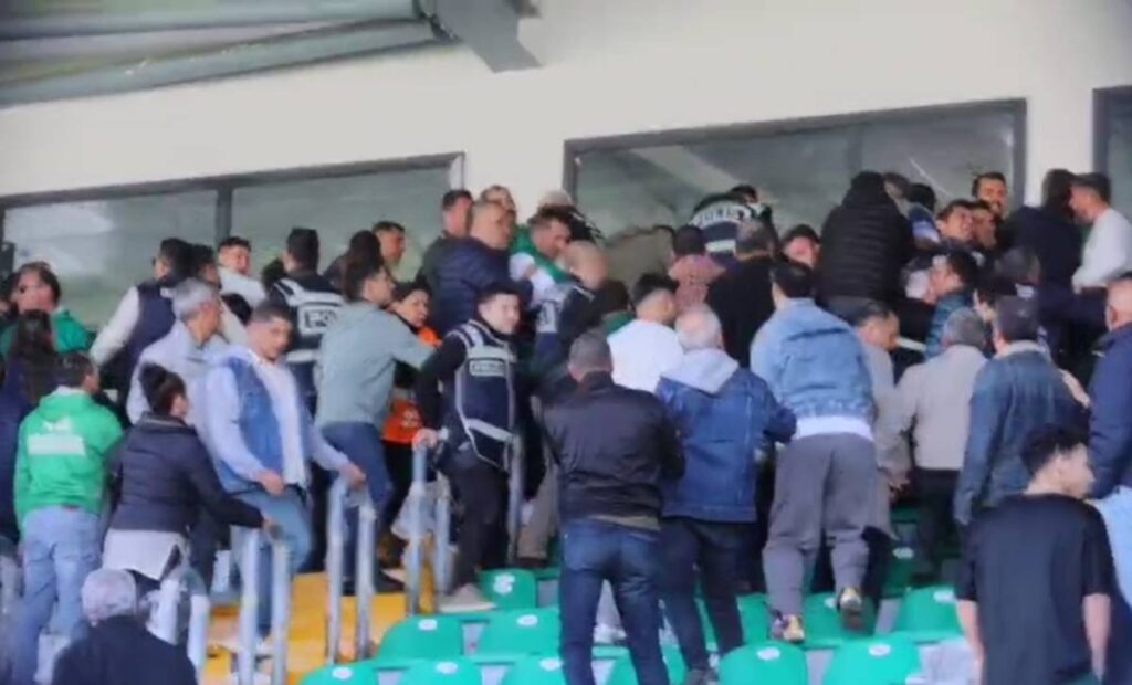 Şanlıurfaspor maçında ortalık savaş alanına döndü! O anlar kamerada!