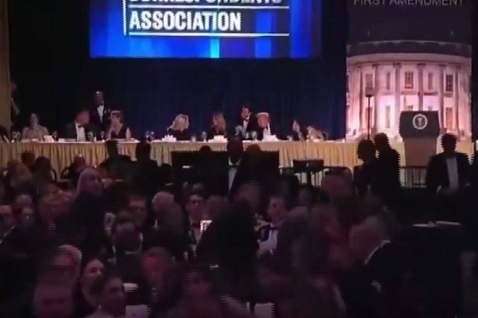 Trump'ın katıldığı etkinliğe silahlı saldırı: O anlar kamerada!