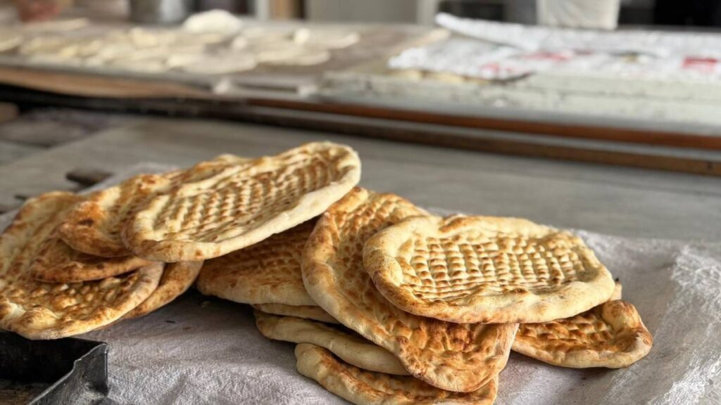 Urfa'da ekmek 15 TL oldu: Esnaf gecikmeye tepkili vatandaş kalite bekliyor!