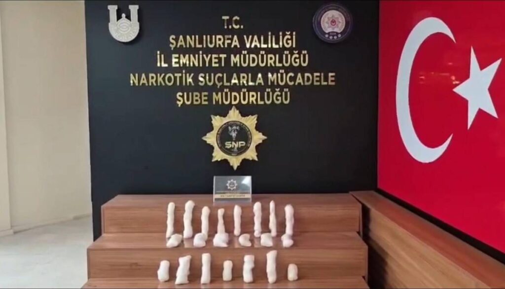 Urfa'da lastikten çıkan, zehir tacirlerini ele verdi!