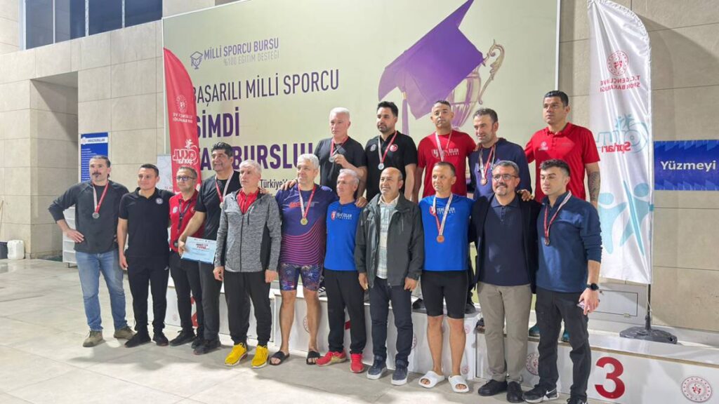 Urfa'da yüzmede bölge finalinde ikincilik gururu!