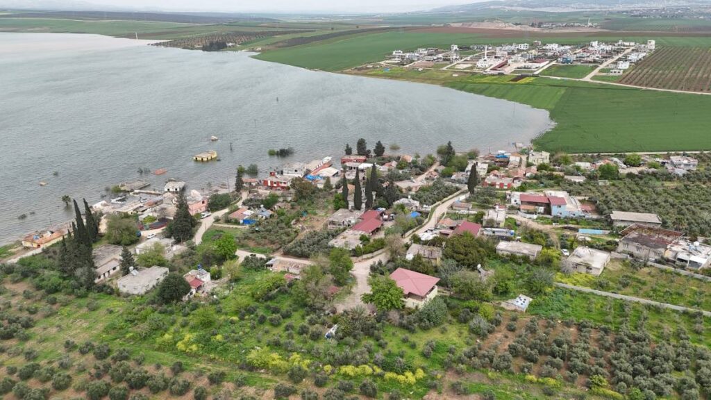 Baraj debisi yükseldi: Köyler sular altında kaldı!